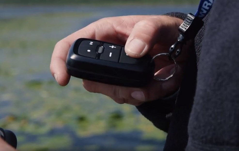 Lowrance LR-1 Bluetooth Remote Control for HDS LIVE - HDS Carbon ...
